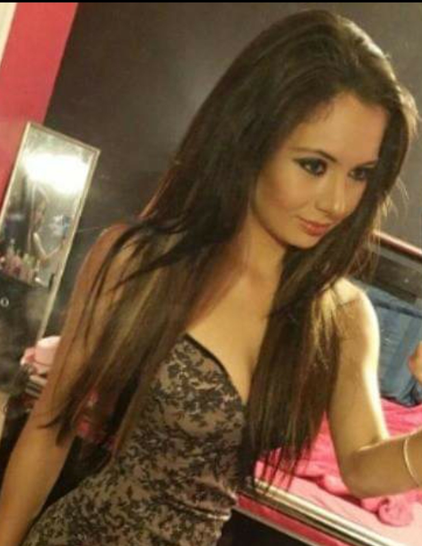 Jennifer Jorgensen Ahmed in a lace look
